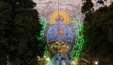 escudo plaza independencia mendoza