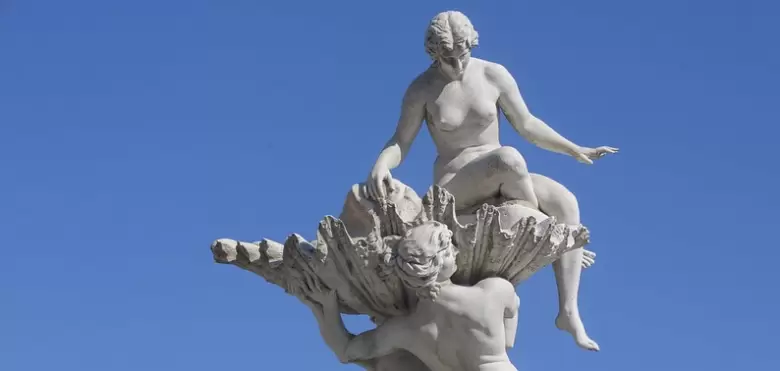 Escultura de Lola Mora
