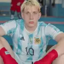 Pol�mica con el influencer Brunenger: grababa en un probador de mujeres y protagoniz� una tensa discusi�n con una madre que lo confront�