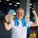 La mejor manera de ganar músculo sin pesas para los mayores de 50 años