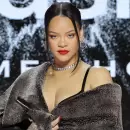 El regreso del "pop de rojo": Rihanna lo confirma con sus �ltimos looks