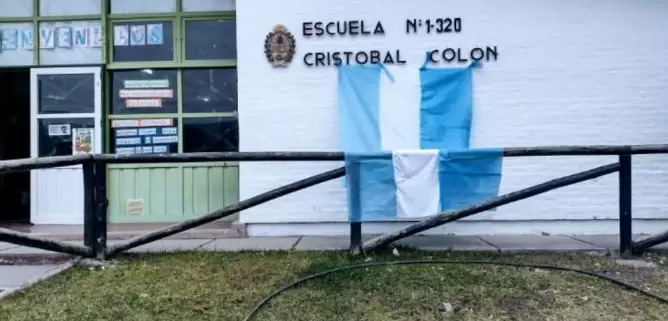 Escuela Cristobal Col�n 1-320 en Potrerillos