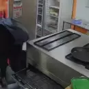 Apu�al� a su expareja en una pizzer�a y luego intent� quitarse la vida