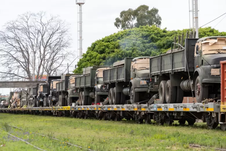 Traslado de vehículos militares