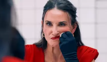 maquillaje en el cine the substance demi moore