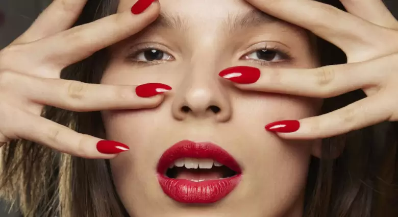 unas rojas belleza labial rojo