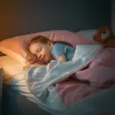 Qu� revela dormir con la luz encendida, seg�n la psicolog�a