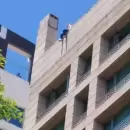 As� se encuentra de salud la mujer que amenaz� con arrojarse desde la terraza de un hotel en Capital