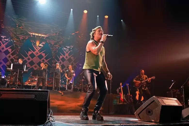 Diego Torres hizo cantar y bailar a Mendoza