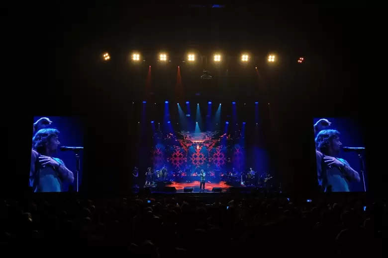 "Mejor que ayer Tour" lleg� y enamoro en el Arena Maip�
