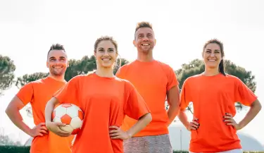 personas trabajando futbol