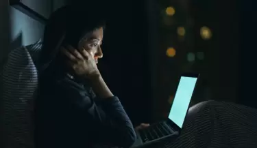 Cuidar nuestra salud en la era digital con la infinidad de dispositivos.