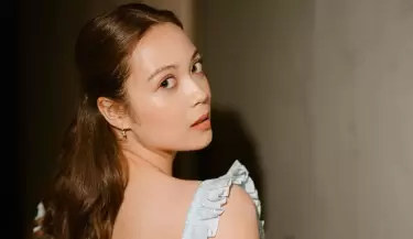 �Qui�n es Laufey? La joven cantante que est� conquistando el mundo con su jazz moderno