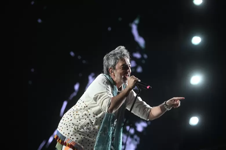 Adrián Dárgelos hiptonizo el escenario con su talento