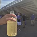 Fuerte reclamo de los hinchas del Tomba por el agua del Malvinas Argentinas