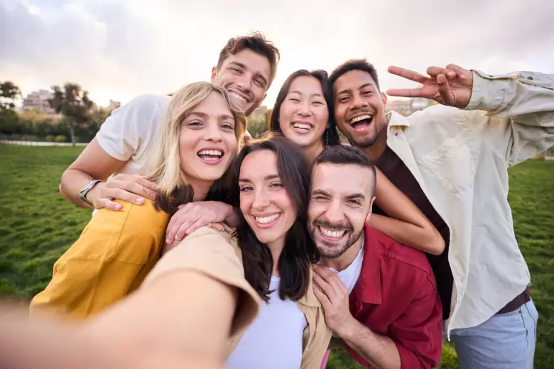 personas felices
