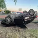 Dos sujetos volcaron con un auto robado en Godoy Cruz y escaparon