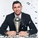 El "Dibu" Mart�nez se impuso en los Premios The Best y fue elegido como el mejor arquero