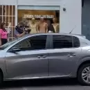 Un perro murió luego de haber estado encerrado en un auto durante siete horas