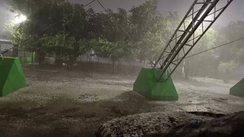 Tormenta de granizo en Jun�n - Martes 17-12-24