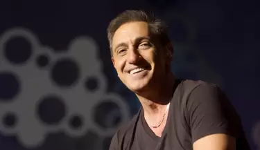 A 20 a�os de "Stop": El �lbum que consolid� a Franco De Vita como �cono del pop