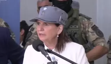 Bullrich dando el discurso de Inauguraci�n de la nueva unidad penitenciaria