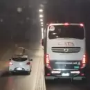 Imprudencia en alta montaña: un auto cruzó en doble línea amarilla en el paso a Chile