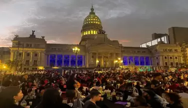 cena-navidena-frente-al-congreso