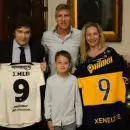 (Video) Milei recibi� a Mart�n Palermo en la Casa Rosada: Saludo desde el balc�n y regalo especial