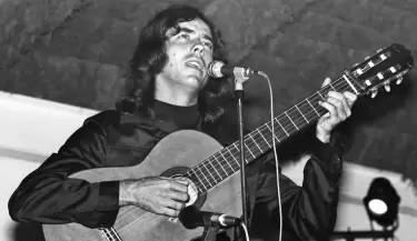 Joan Manuel Serrat cumple 81 a�os: Un �cono eterno de la canci�n en espa�ol