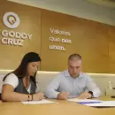 Mendoza firma convenios para obras de urbanizaci�n en Godoy Cruz, La Paz y San Carlos