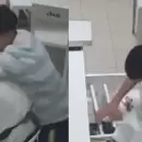 Dos menores de 14 años ahorcaron y golpearon a la empleada de una heladería para robarle