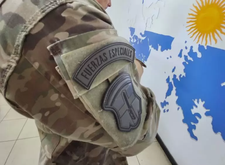 Reconocimiento a once policías y una agente penitenciaria