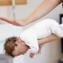 Maniobra de Heimlich: Cómo actuar cuando alguien se atraganta