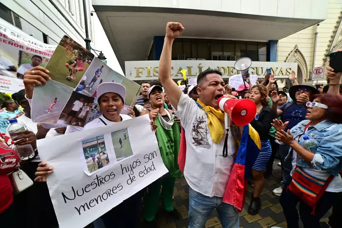 Protestas, ni�os calcinados Ecuador