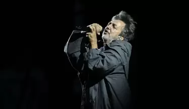 Adri�n D�rgelos cumple 56 a�os: El poeta del rock argentino y su legado en Babas�nicos