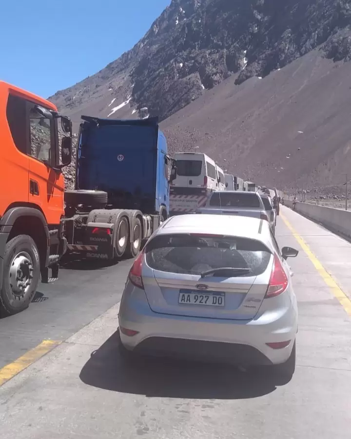 fila vehiculos
