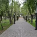 Un nene de 10 a�os se electrocut� al tocar un poste en una plaza: est� en terapia intensiva
