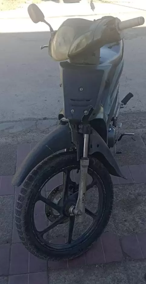 Operativo en Guaymallén: moto robada y persecución culminó con la detención de siete individuos.