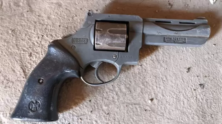 Operativo en Guaymallén: moto robada y persecución culminó con la detención de siete individuos.