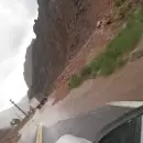 Intensas lluvias: El tránsito en la ruta 7 quedó suspendido por los desmoronamientos