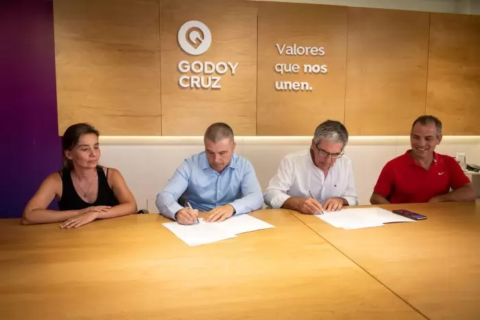 Construir�n dos nuevas canchas de P�del en Godoy Cruz