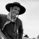 Muri� 'El Paisa', querido tiktoker del campo, al golpearse la cabeza saltando desde una torre de piedra de 8 metros