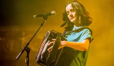 julieta venegas