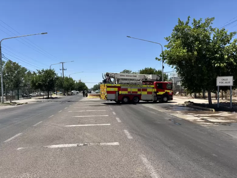BOMBEROS DE MAIP� ASEGURARON LA ZONA