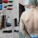 Maipú: detienen a un hombre de 50 años con un arsenal de armas y drogas tras una serie de allanamientos