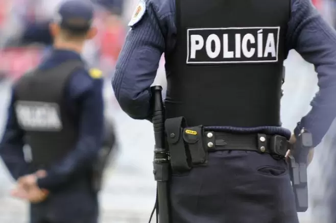 polic�a