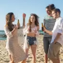 (VIDEO) Turistas argentinos sorprendidos ante las multas por beber alcohol en las playas chilenas