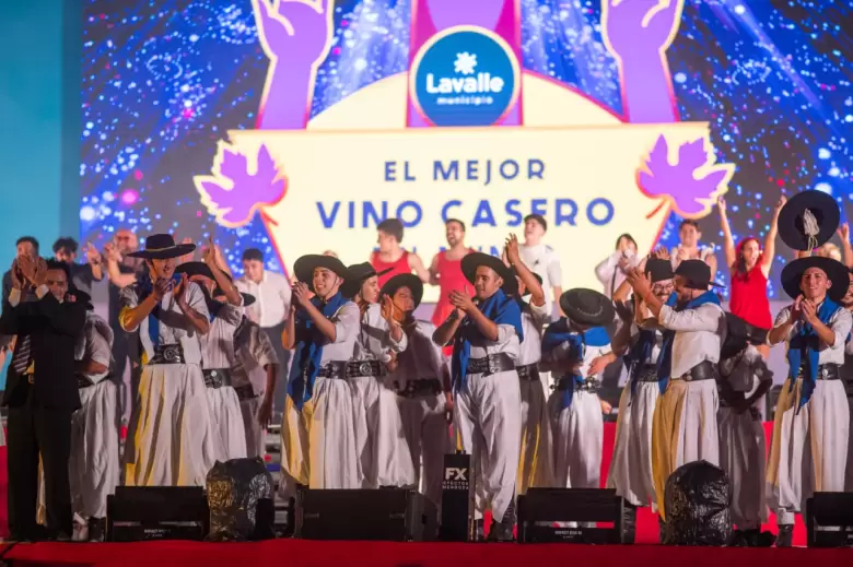 LA ELECCIÓN DE LA REINA SE REPROGRAMÓ PARAA HOY