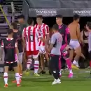(Video) Hinchas de Instituto les robaron a los jugadores mientras defin�an un amistoso por penales